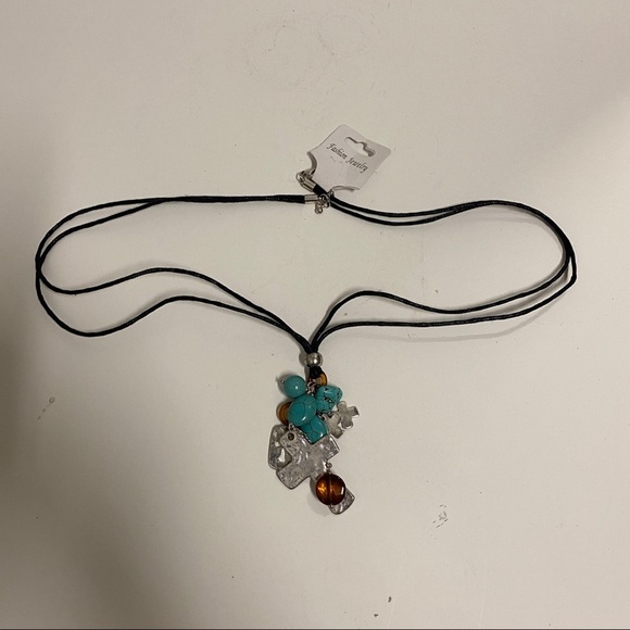 Fashion Jewelry Cross Necklace - Picture 1 of 3